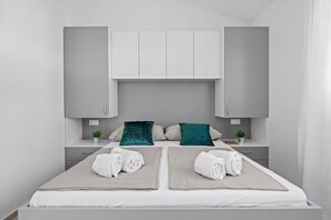 1 bedroom, iron/ironing board, free WiFi