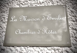 Exterior detail - La Maison d'Emilie (Chaumes-en-Brie)