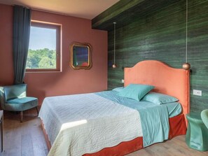 ตู้นิรภัยในห้องพัก, โต๊ะทำงาน, Wi-Fi ฟรี, ผ้าปูที่นอน