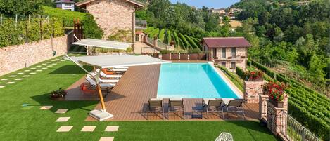 Piscine extérieure (ouverte en saison)