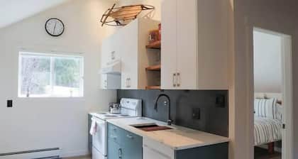 "Newly Built Home" on 5 acres by the beach