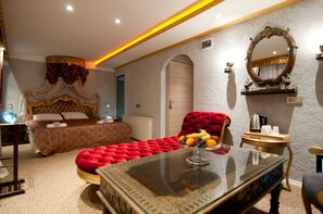 豪華客房, 海景 | 客房內保險箱、書桌、筆電工作空間、隔音