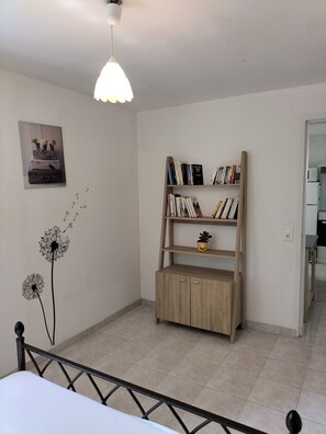 2 Schlafzimmer, Reisekinderbett, WLAN, Bettwäsche