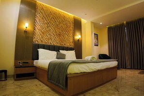 9 chambres, fer et planche à repasser, Wi-Fi
