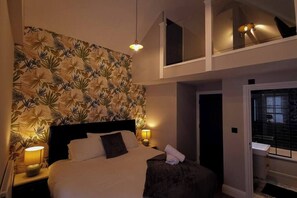 2 chambres, fer et planche à repasser, draps fournis