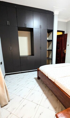 1 chambre, fer et planche à repasser, Wi-Fi, draps fournis