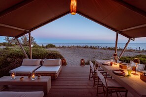 Tente familiale, vue sur la plage | Vue sur l’eau