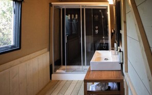 Free toiletries, hair dryer, slippers, towels - Resort & Glamping Terre di Sacra (Capalbio)
