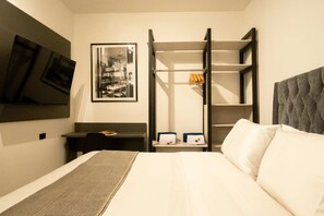 1 slaapkamer, een strijkplank/strijkijzer, wifi, beddengoed