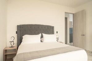 2 dormitorios, tabla de planchar con plancha, wifi y ropa de cama