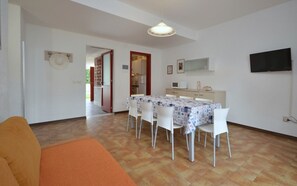Dining - Spacious flat in holiday complex with pool (Lignano Sabbiadoro)