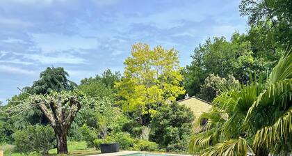 Stone house Les Chardonnerets with swimming pool