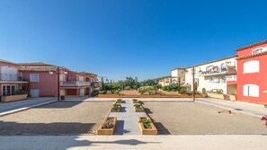 Property grounds - Air-conditioned apartment with swimming pool in a tourist residence in Callian (Callian)