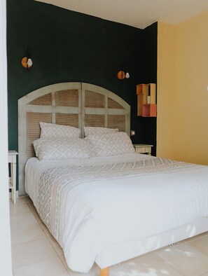 2 chambres, fer et planche à repasser, Wi-Fi, draps fournis