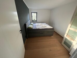 3 間睡房、免費 Wi-Fi、床單