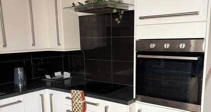 Dagenham - Stay 5 - Garden - Parking - Petfriendly