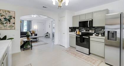 Hot Tub Near Missions Park + DT | Yard BBQ Games