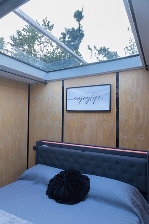 Exclusive Suite, Lake View | 1 bedroom, blackout drapes, soundproofing, free WiFi - Floating Dream (Fiano)