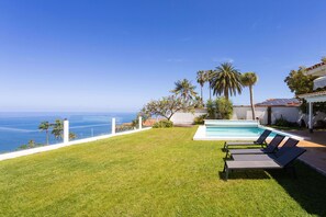 Pool - 4 bedroom house with pool, garden and beautiful views of the valley and the sea. (Santa Úrsula)