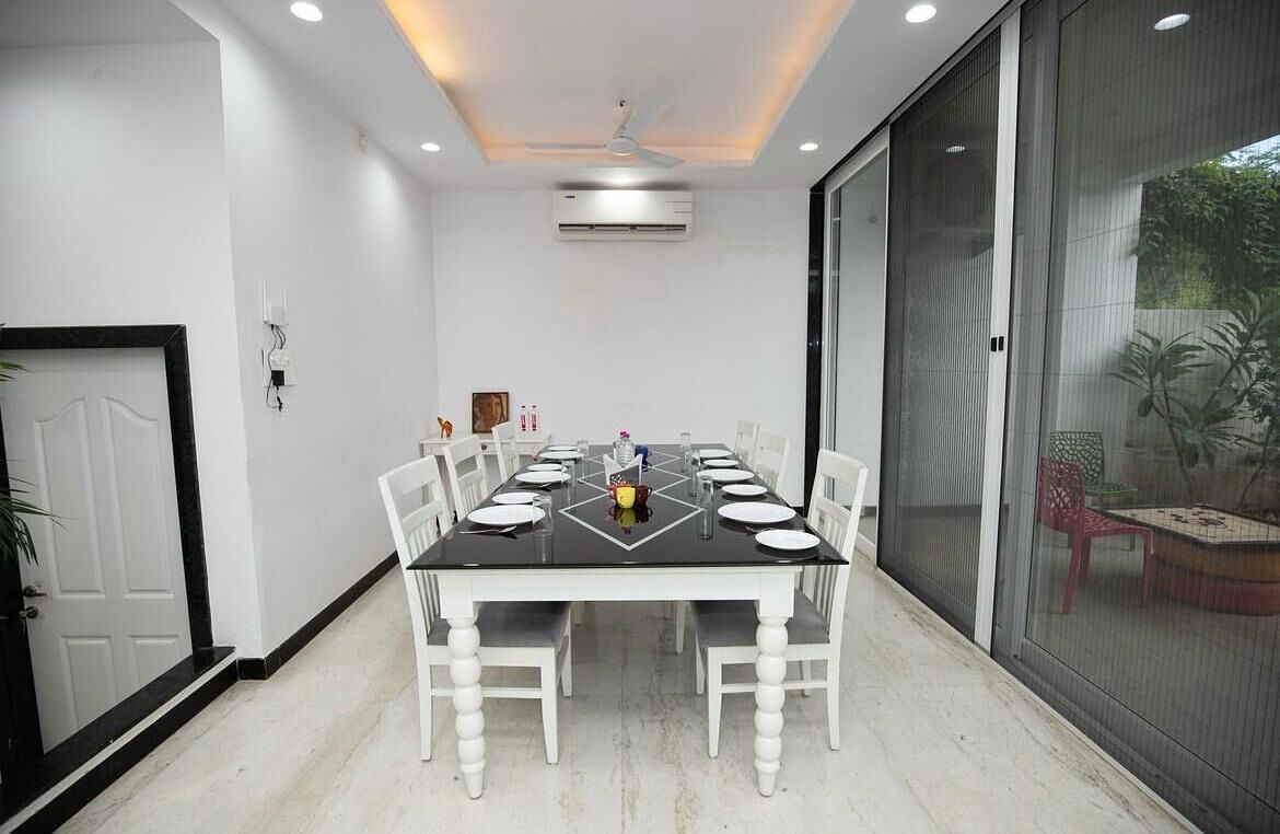 Villa superior, balcón, vista a la montaña | Restaurantes