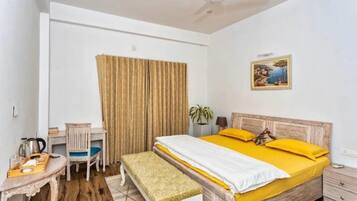 Villa superior, balcón, vista a la montaña | 6 habitaciones, espacio para trabajar con laptop y wifi gratis
