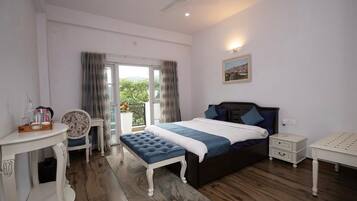 Superior Villa, Balcony, Mountain View | 6 bedrooms, laptop workspace, WiFi (free)