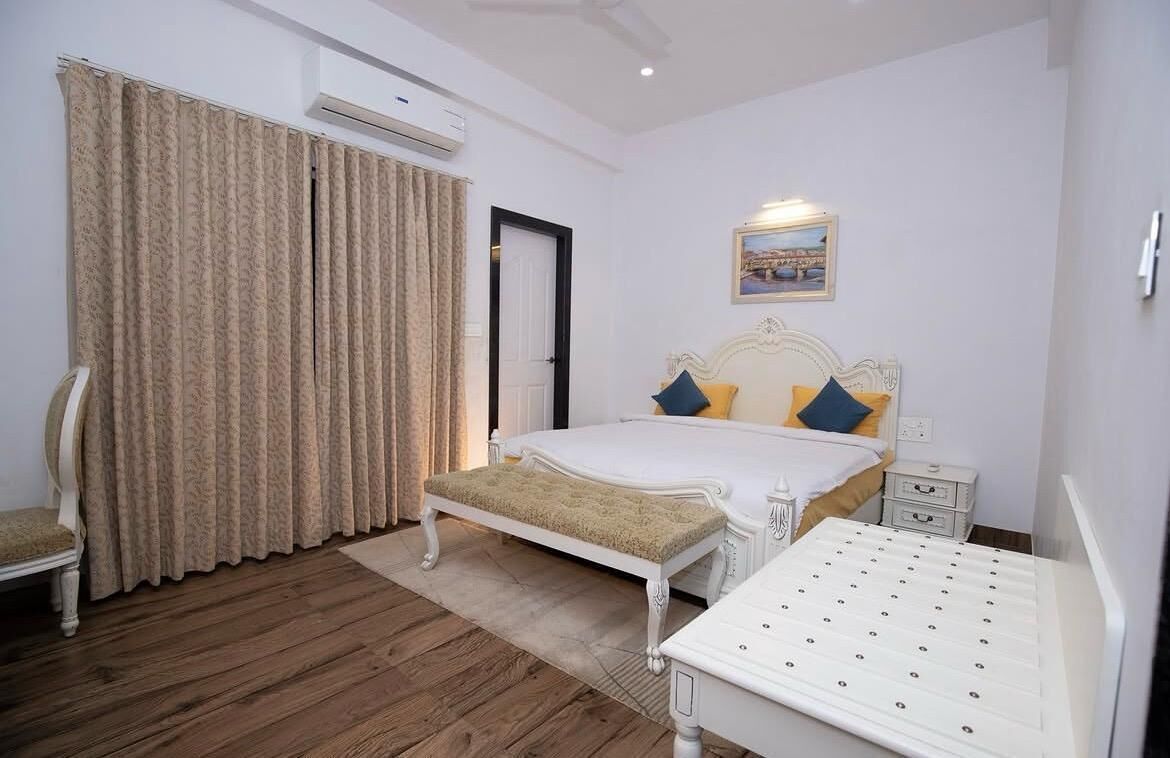 Villa superior, balcón, vista a la montaña | 6 habitaciones, espacio para trabajar con laptop y wifi gratis 