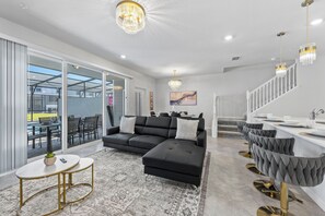 House (5 Bedrooms) | Property amenity