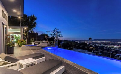Mulholland View - Mid-century Modern Escape w/ Infinity Pool