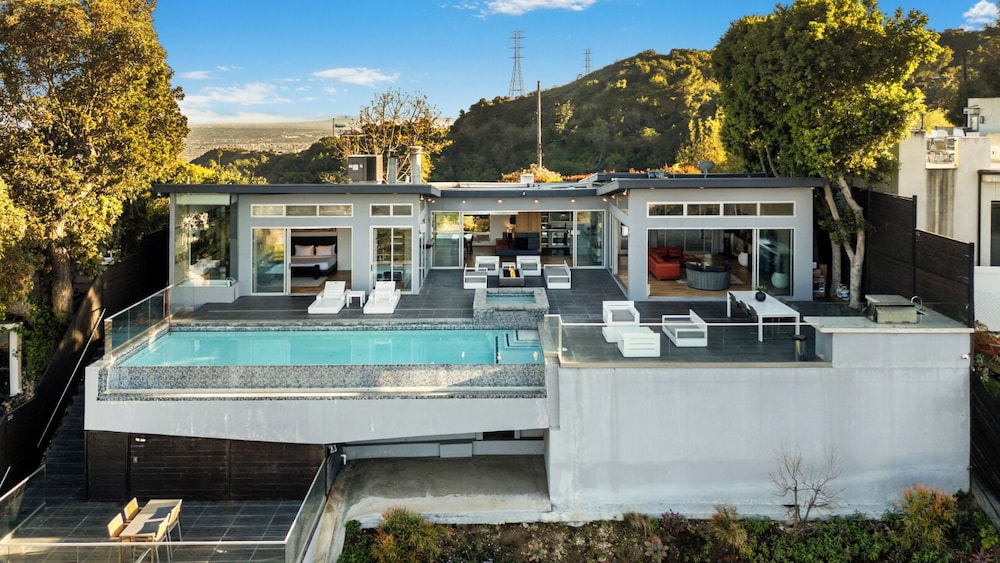 Mulholland View - Mid-century Modern Escape W/ Infinity Pool - Beverly Hills, CA
