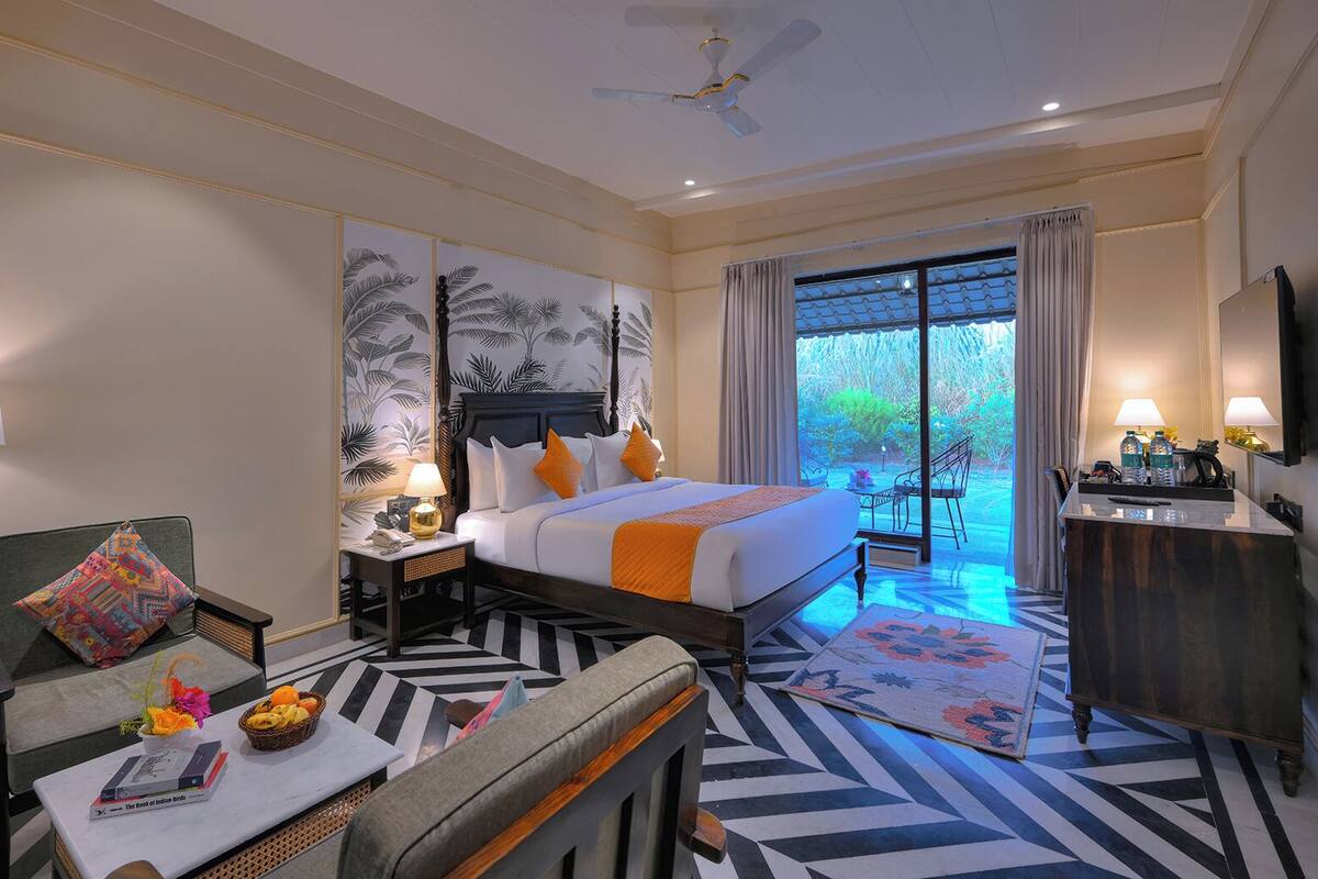 Superior Cottage with Private Garden | 1 bedroom, desk, laptop workspace, blackout curtains
