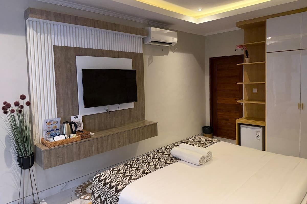 Basic Double Room, Pool View