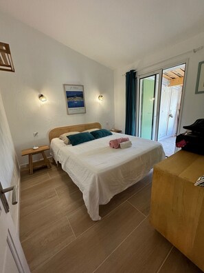 3 عدّة غرف نوم وملاءات أسرّة