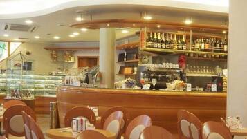 Bar (in der Unterkunft)