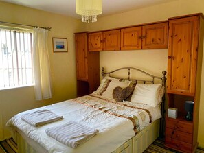 3 bedrooms, iron/ironing board, travel crib, WiFi - Northern Home Stay Between the High Peak & Manchester (Hadfield)