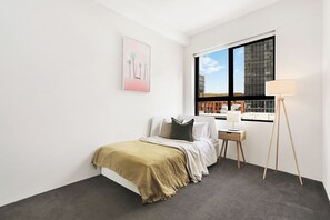 2 bedrooms, desk, iron/ironing board, free WiFi