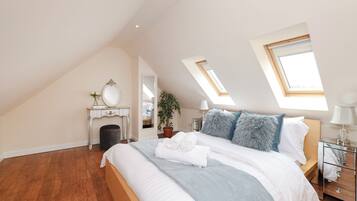 Rumah Comfort, pemandangan kebun | 11 kamar tidur, ruang kerja ramah laptop, Wi-Fi gratis, dan seprai linen