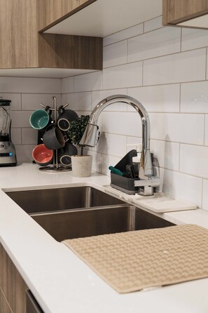 Fridge, microwave, oven, stovetop - The Amber Suite | Close to Airport (Calgary)