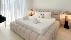 4 bedrooms, iron/ironing board, travel crib, free WiFi