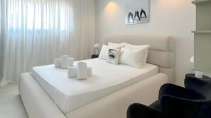 4 dormitorios, tabla de planchar con plancha, cuna de viaje