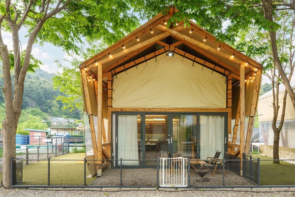 ๋ฒ ์ด์ง๋ฃธ, ์นจ์ค 2๊ฐ (Glamping C-12) | ๋ฌด๋ฃ WiFi
