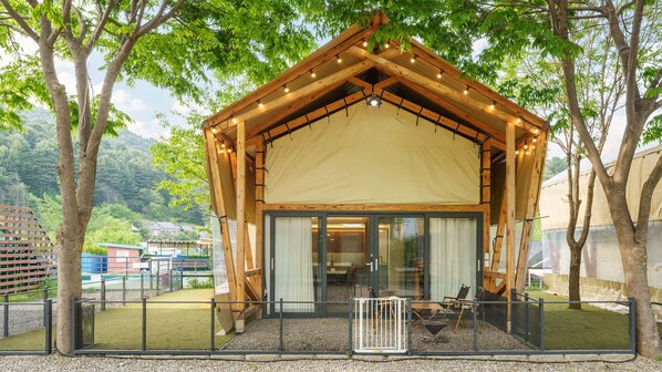 Basic Room, 2 Bedrooms (Glamping C-12) | Free WiFi - Gapyeong High Mong Glamping & Camping (Gapyeong)