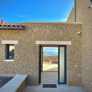 Exterior detail - Stone house, each room with a beautiful view of the Luberon, large heated swimming pool (Murs)