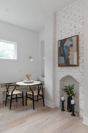 Dining - Stay in the heart of Midtown Atlanta with this stylish 2-unit combo! (Atlanta)