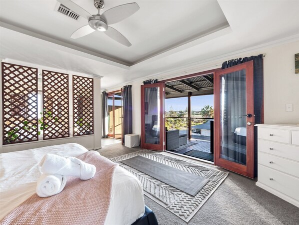 4 chambres, fer et planche à repasser, Wi-Fi gratuit, draps fournis