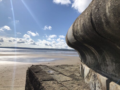 Badger's Retreat -  a beach house that sleeps 4 guests  in 2 bedrooms