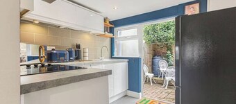 OnSiteStays - Rose Cottage: Cozy Lewes Getaway