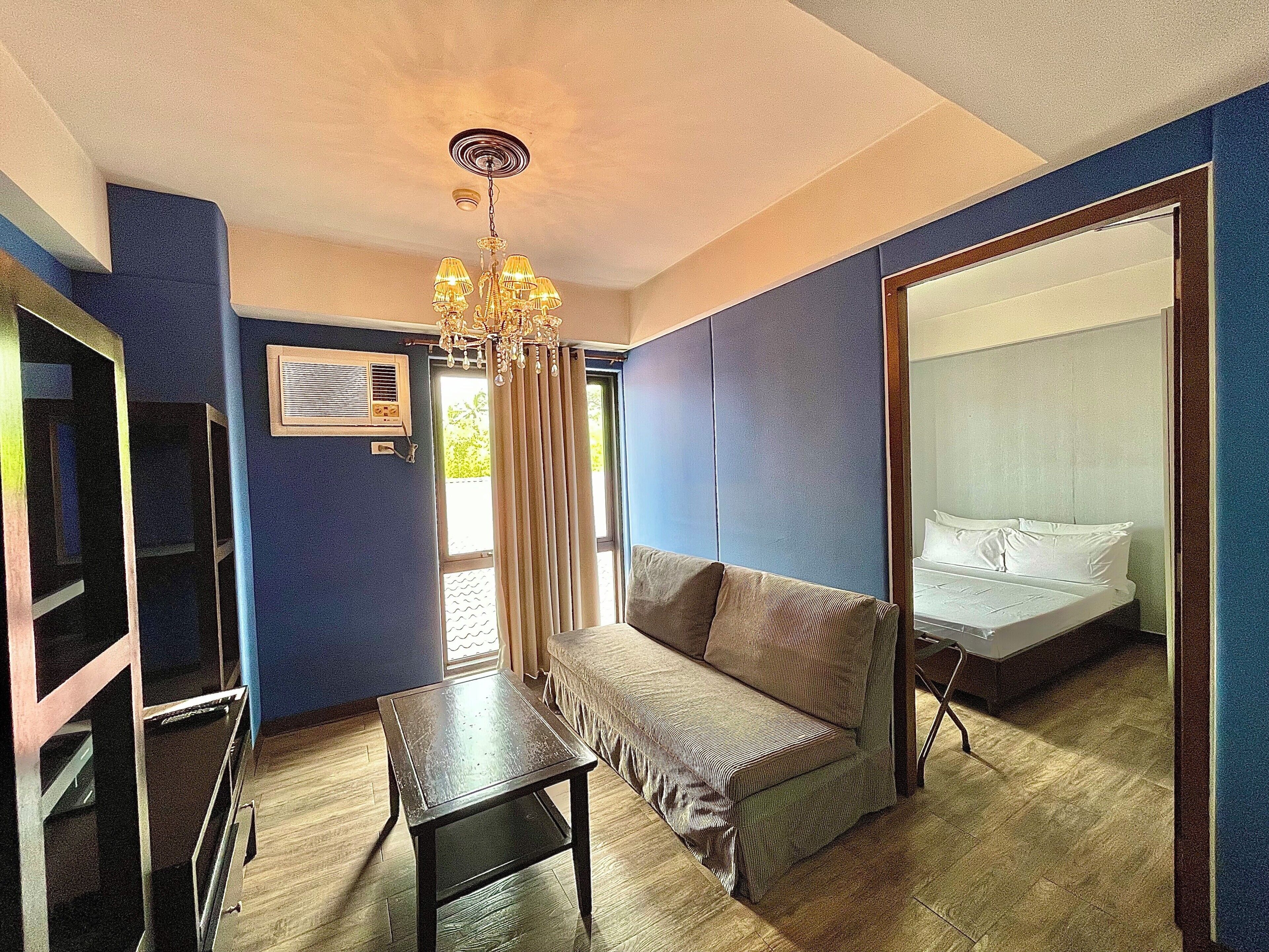 Deluxe Room | Living area