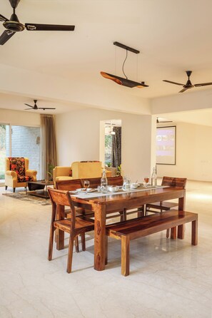 Villa (1 Bedroom) | Interior - Royal County Villa by Stayjade (Hosur)