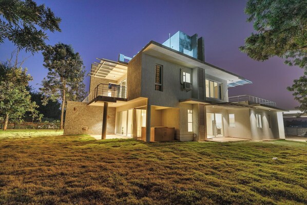 Villa (4 Bedrooms) | Interior